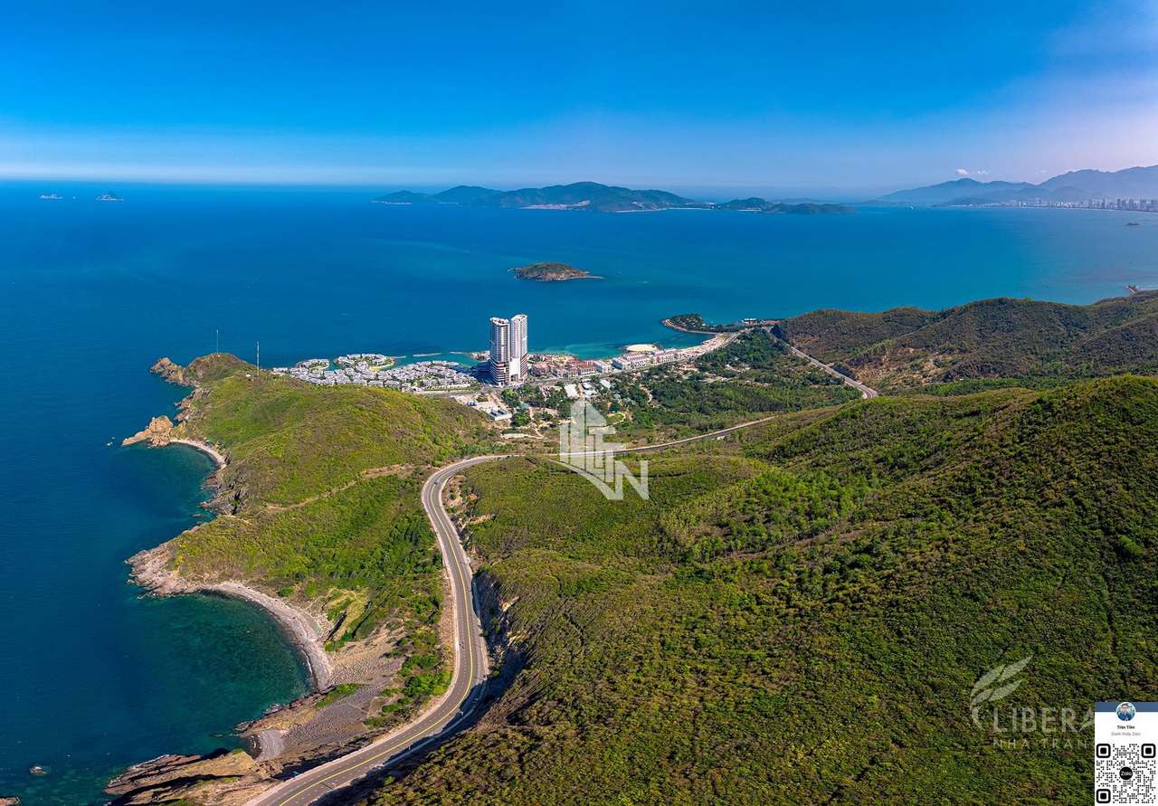 Sỡ hữu Libera Nha Trang, quý chủ nhân tận hưởng 3 bãi biển riêng dưới thềm nhà và gần 2km đường bờ biển ngắm trọn vịnh Nha Trang thiên đường.